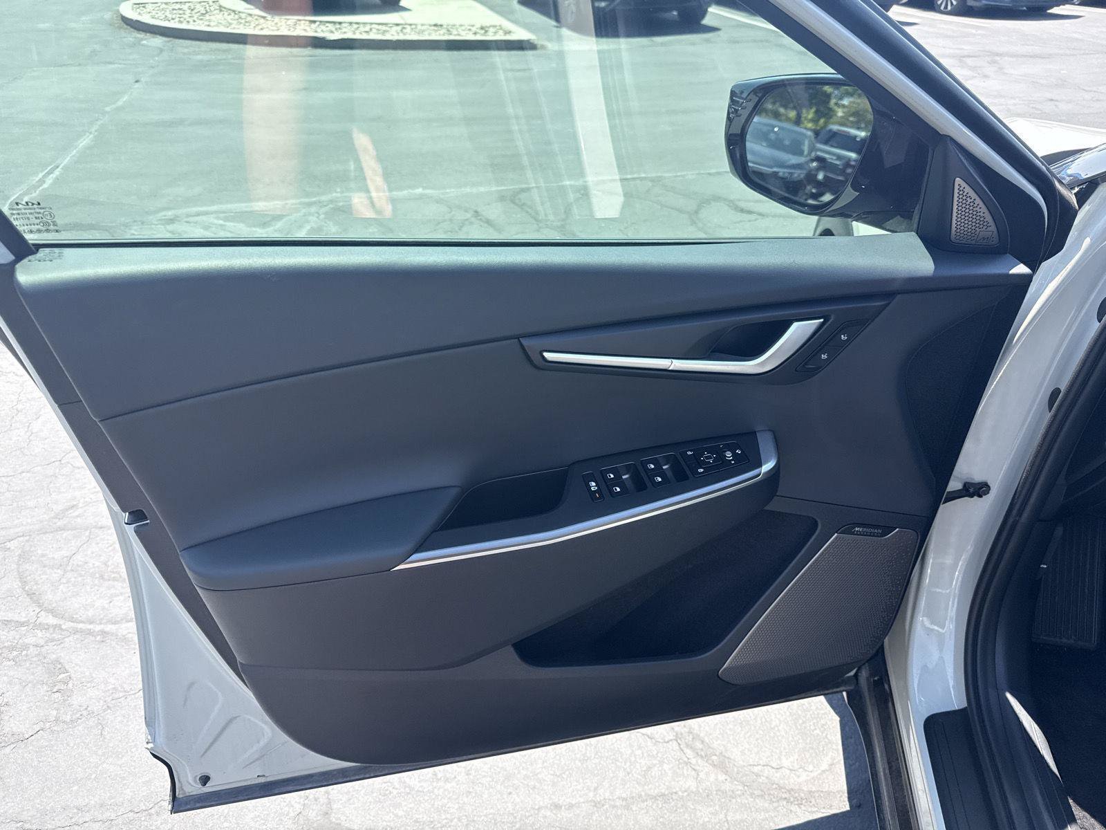 Used 2023 Kia EV6 Wind w/ Wind Technology Package AWD/4WD image 9