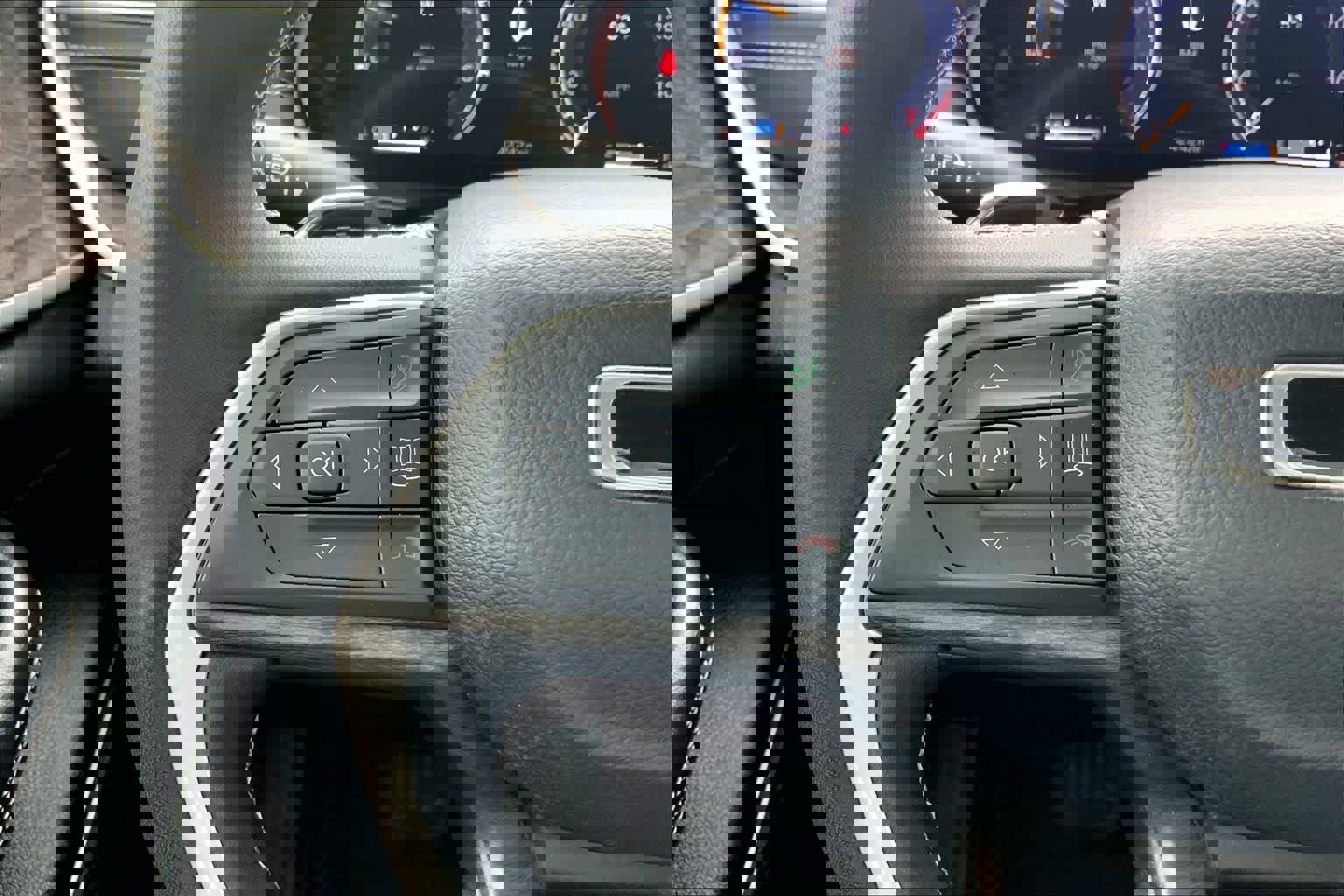 Used 2023 Jeep Grand Cherokee L Limited w/ Luxury Tech Group II image 24