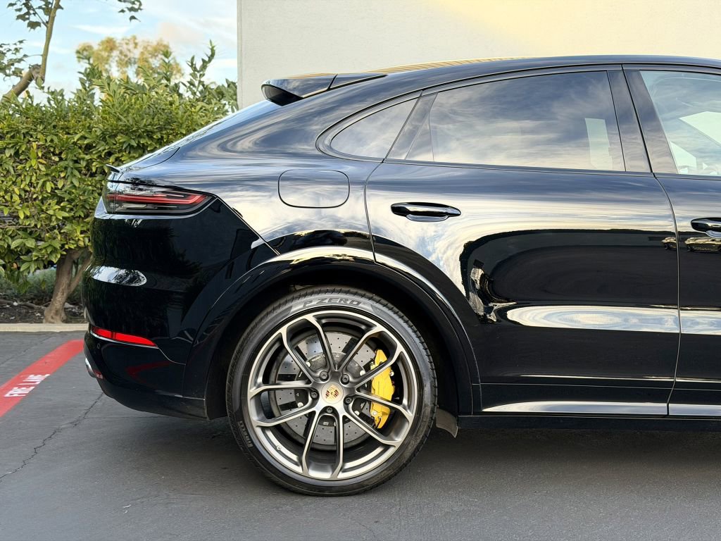 Used 2023 Porsche Cayenne Turbo S AWD/4WD image 6
