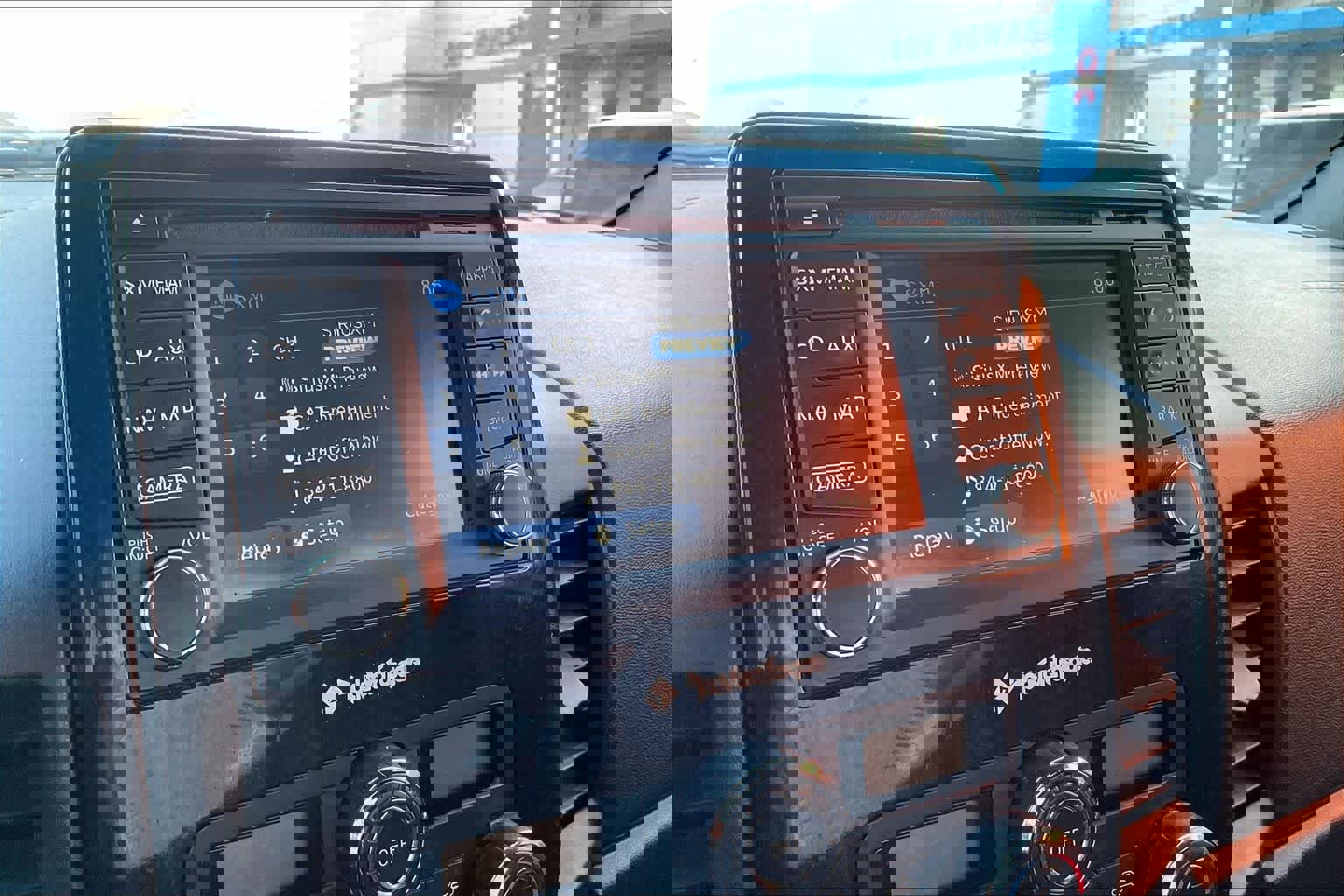 Used 2015 Nissan Titan SL w/ SL Moonroof Package image 32