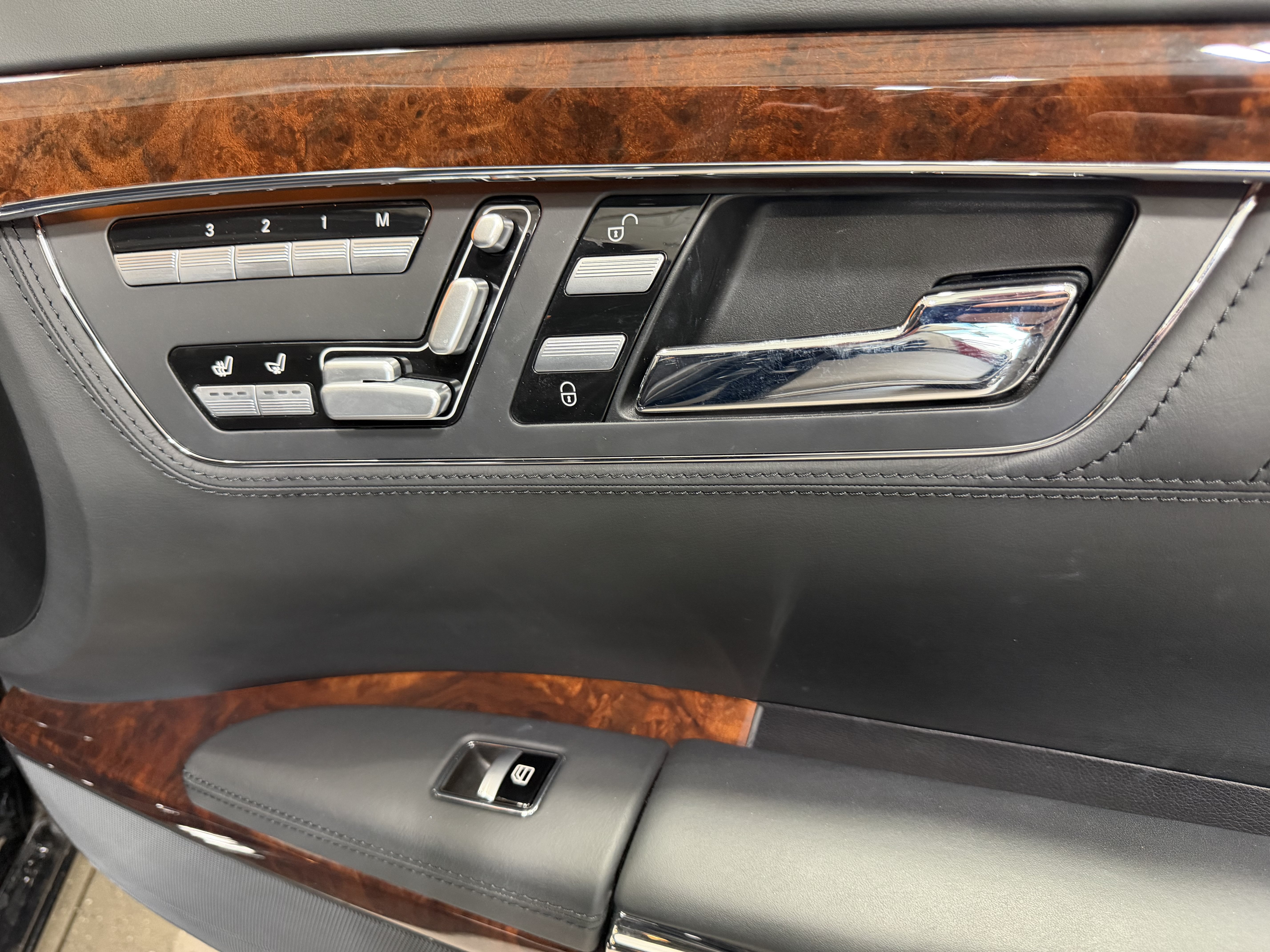 Used 2009 Mercedes-Benz S 600 image 27