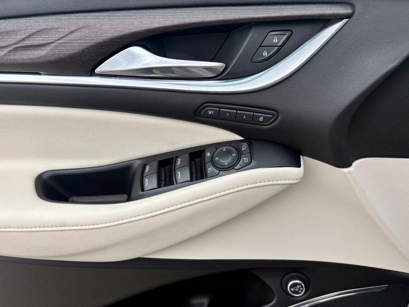 Used 2022 Buick Enclave Avenir w/ Avenir Technology Package AWD/4WD image 20