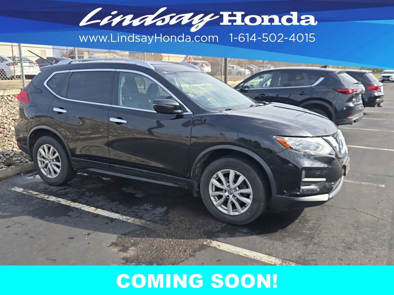 Used 2017 Nissan Rogue SV image 2