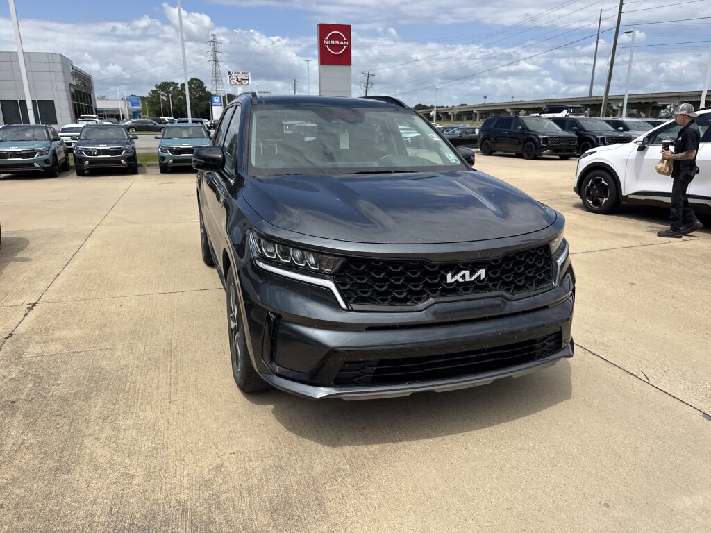 Used 2023 Kia Sorento S w/ Panoramic Sunroof Package FWD image 7