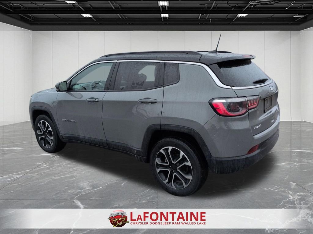 Used 2023 Jeep Compass Limited image 3