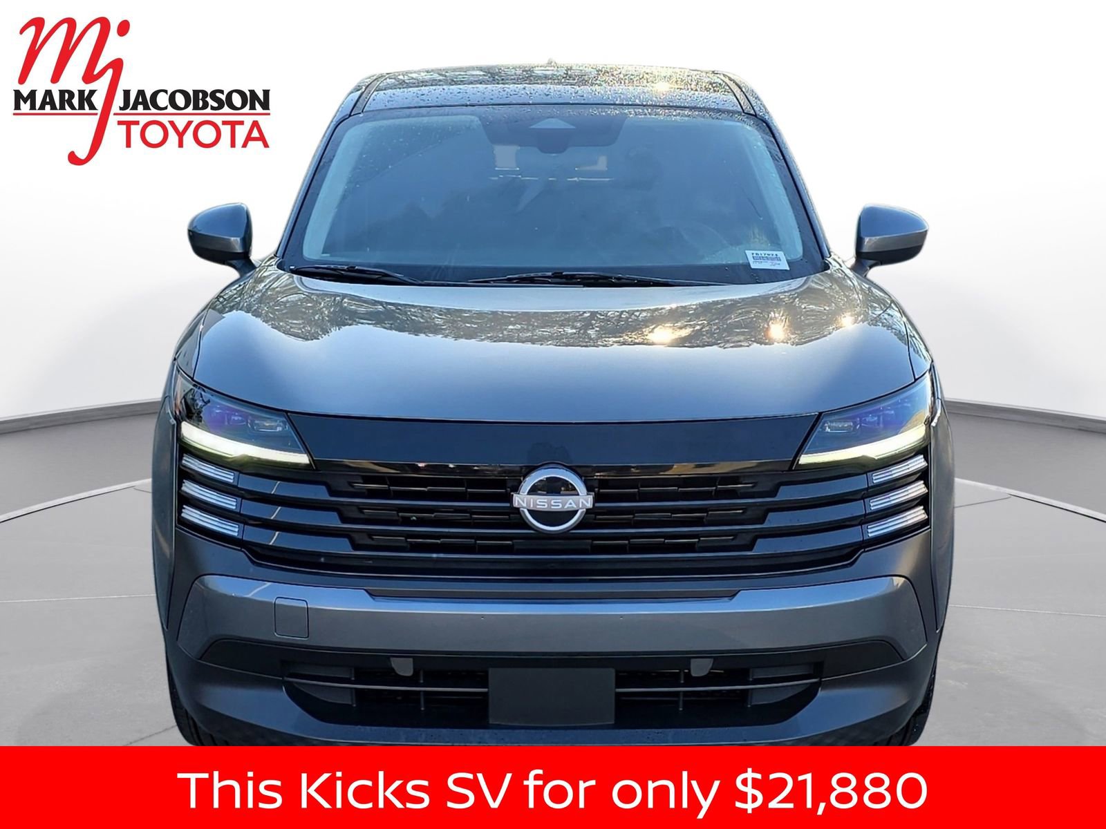 Used 2025 Nissan Kicks SV image 3