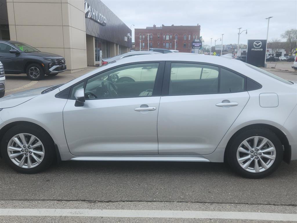 Used 2024 Toyota Corolla LE w/ LE Convenience Package FWD image 13