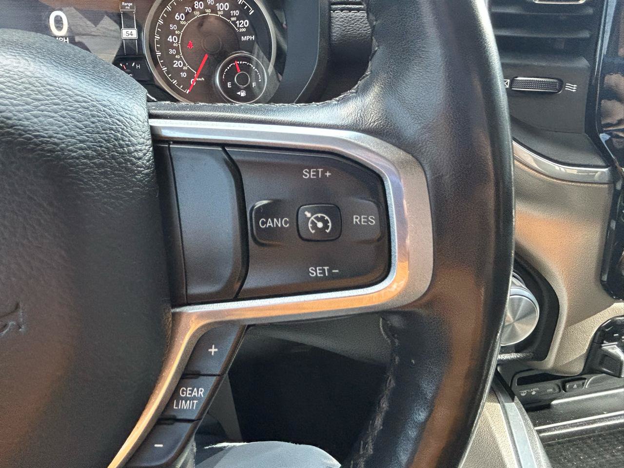 Used 2019 RAM 1500 Laramie AWD/4WD image 18