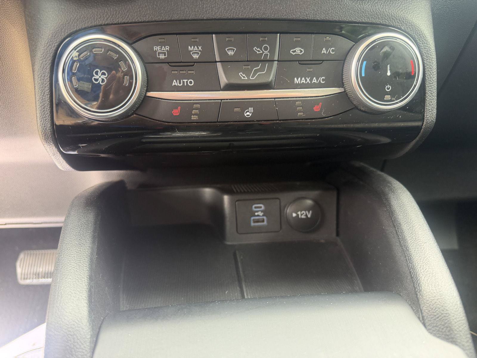 Used 2022 Ford Escape SE w/ Cold Weather Package FWD image 20