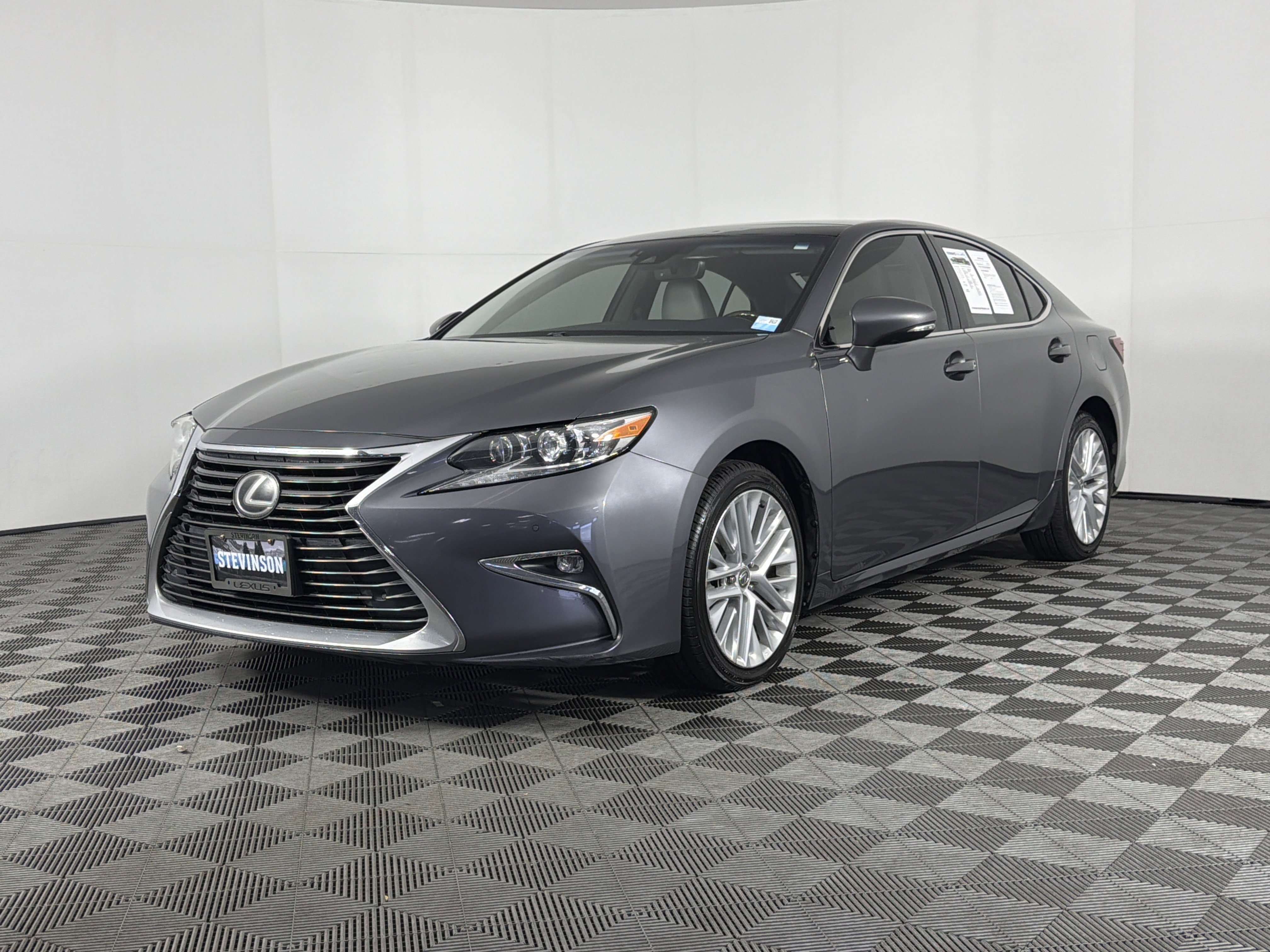 Used 2018 Lexus ES 350 w/ Luxury Package w/Wood Trim image 3