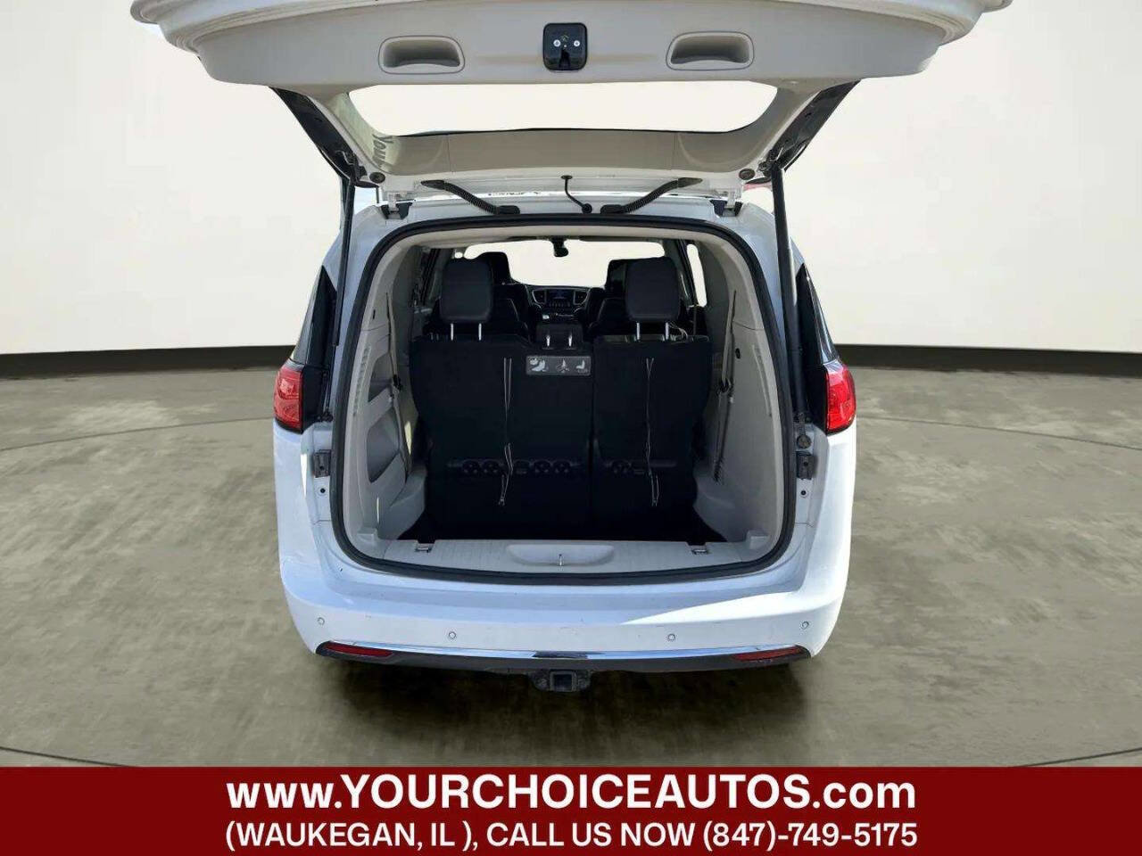 Used 2020 Chrysler Pacifica Touring-L Plus FWD image 15