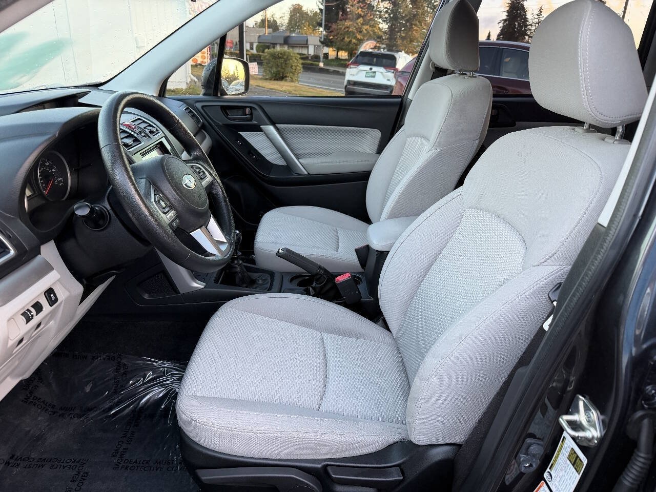 Used 2017 Subaru Forester 2.5i AWD/4WD image 14