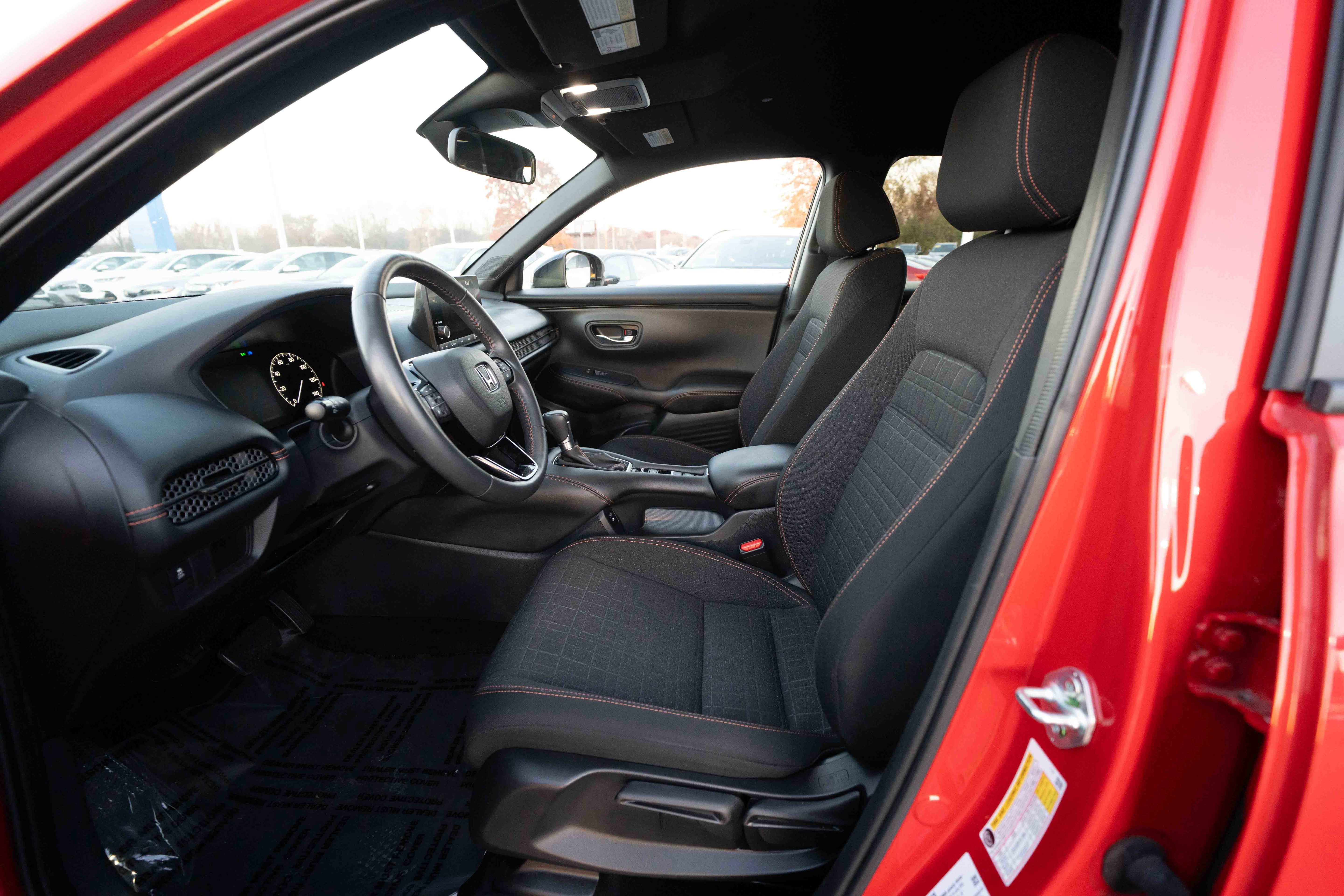 Used 2025 Honda HR-V Sport image 9