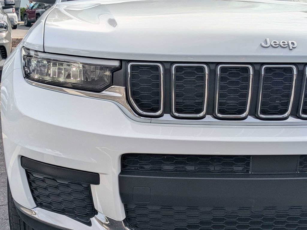 New 2026 Jeep Grand Cherokee L Laredo AWD/4WD image 10