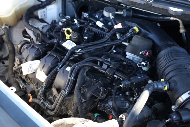 Used 2020 Ford Edge SE image 11