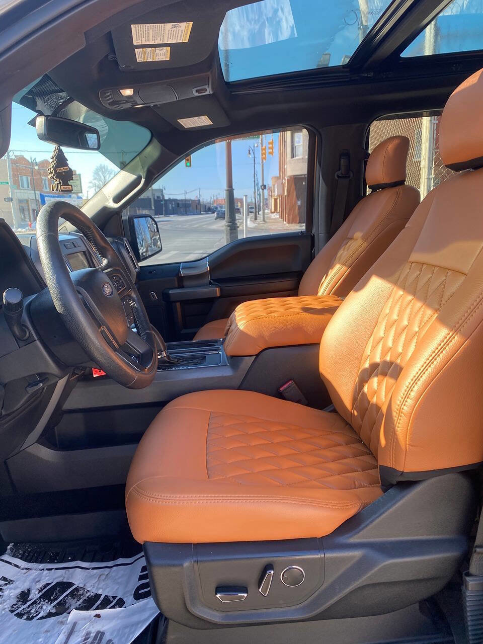 Used 2016 Ford F150 XLT w/ Equipment Group 302A Luxury image 23