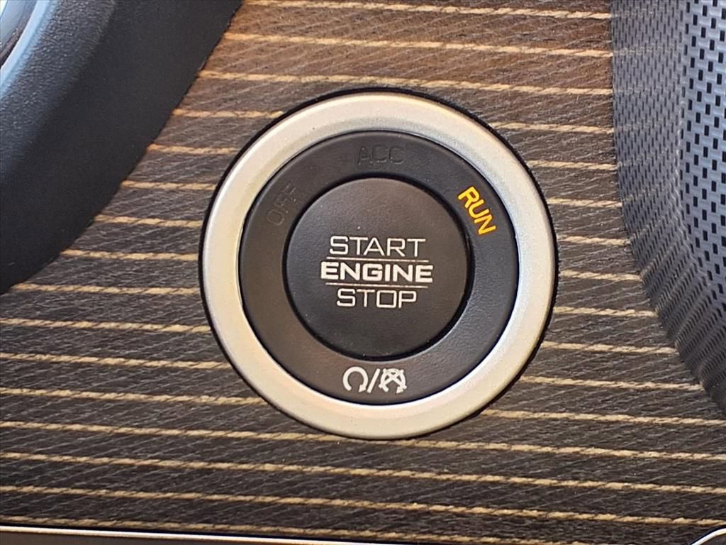 Used 2021 RAM 1500 Limited image 7