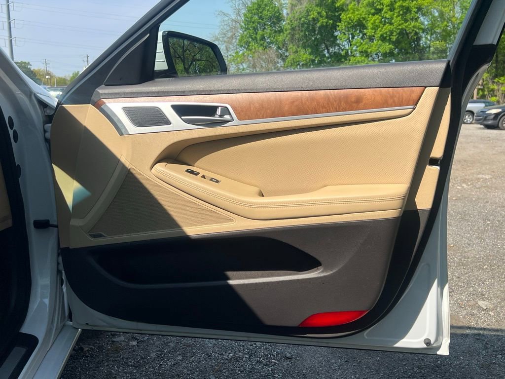 Used 2015 Hyundai Genesis 5.0 RWD image 14