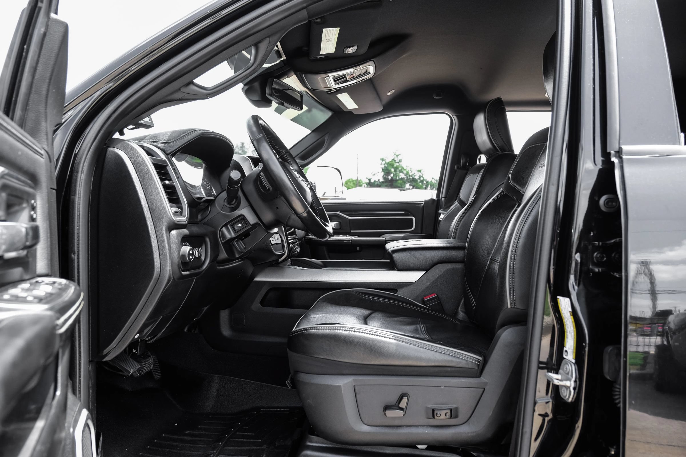 Used 2019 RAM 3500 Laramie AWD/4WD image 23