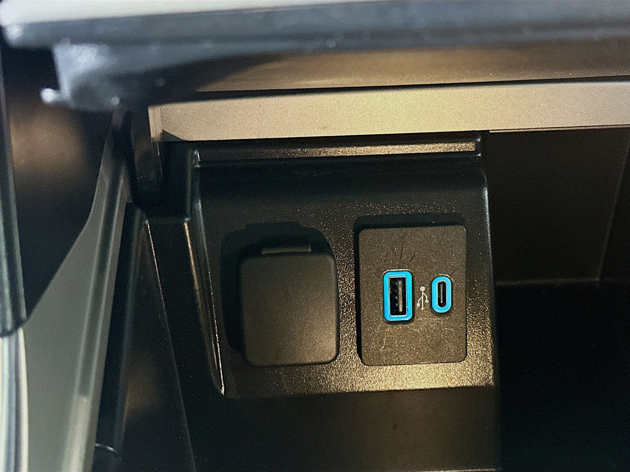 Used 2024 Ford Explorer XLT w/ Equipment Group 202A image 26