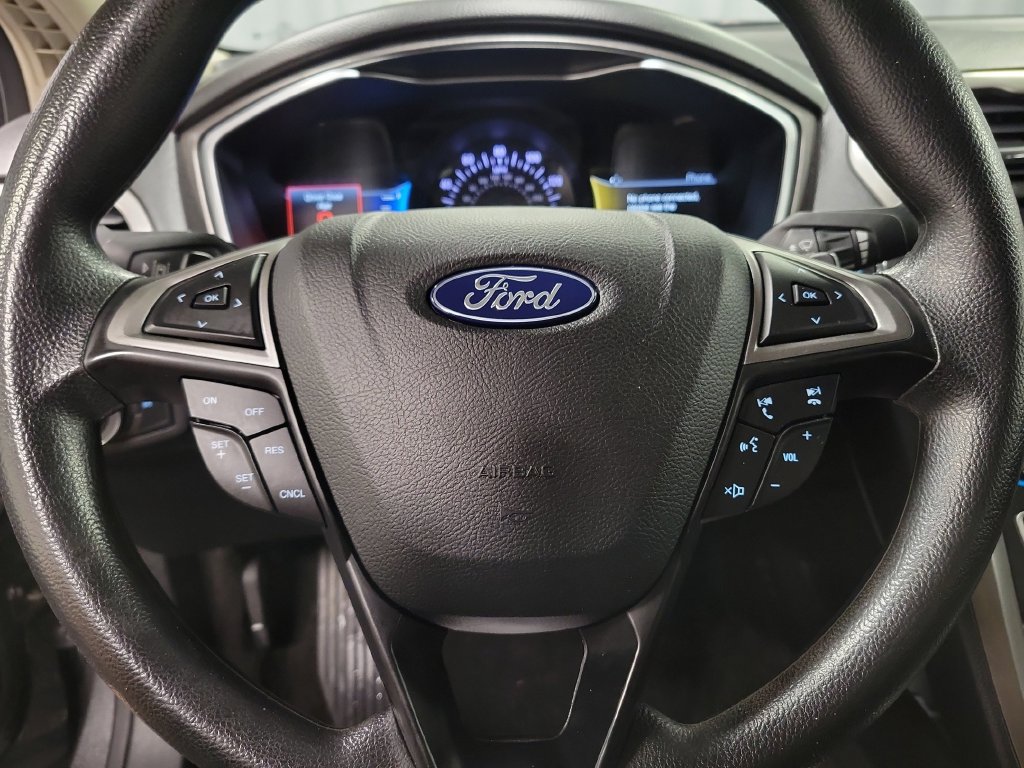 Used 2019 Ford Fusion SE FWD image 22