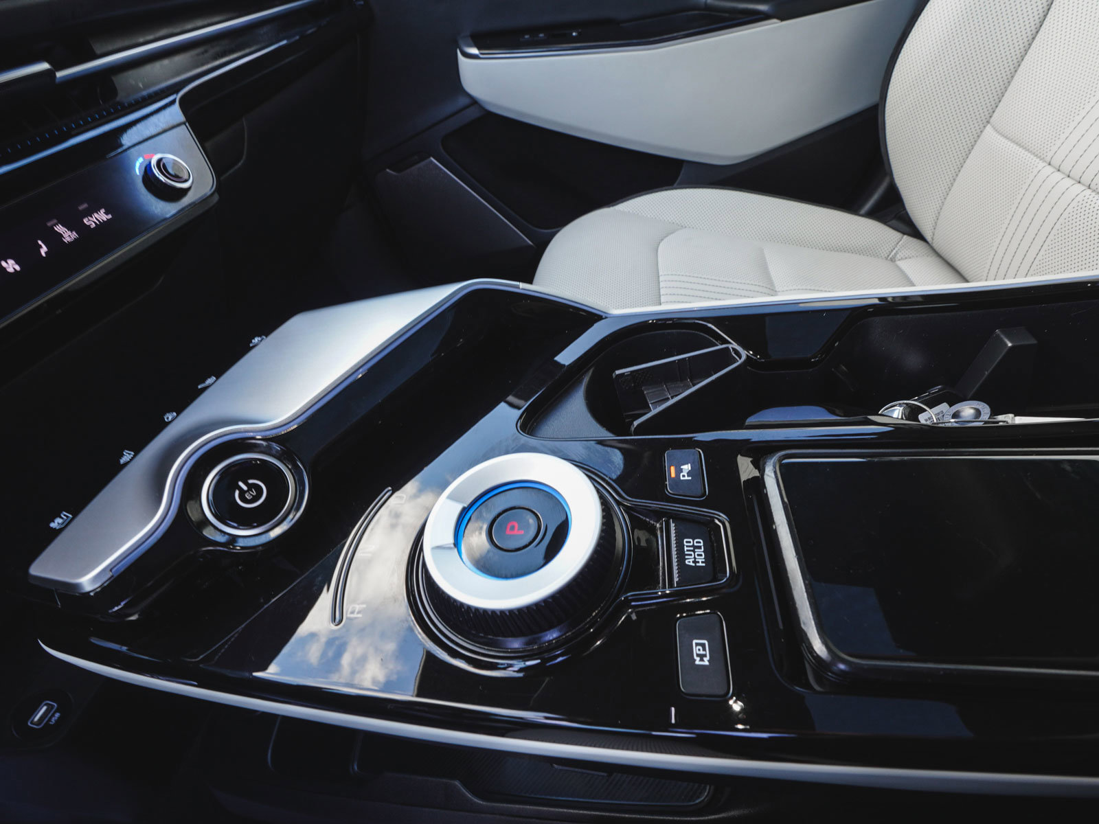 Used 2023 Kia EV6 GT-Line w/ GT-Line White Seat Package image 29