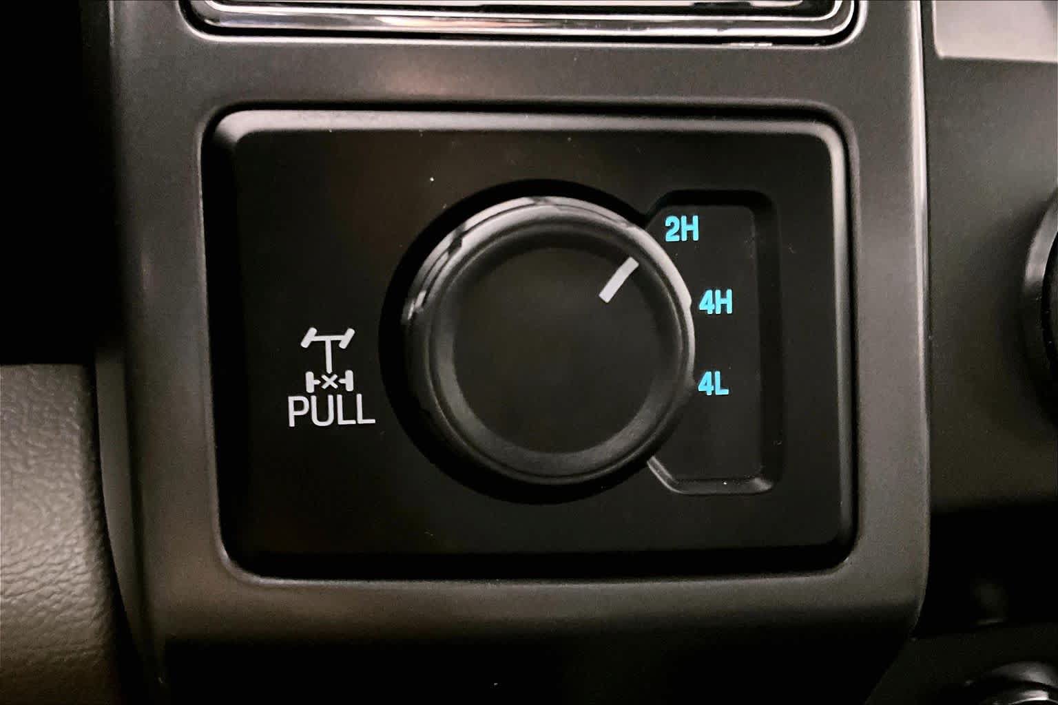 Used 2019 Ford F250 XLT w/ XLT Premium Package AWD/4WD image 31