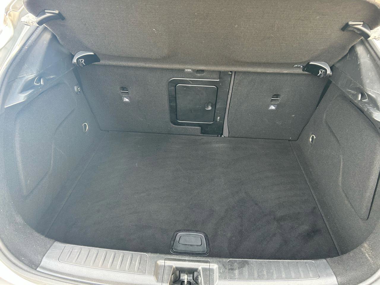 Used 2018 INFINITI QX30 image 17