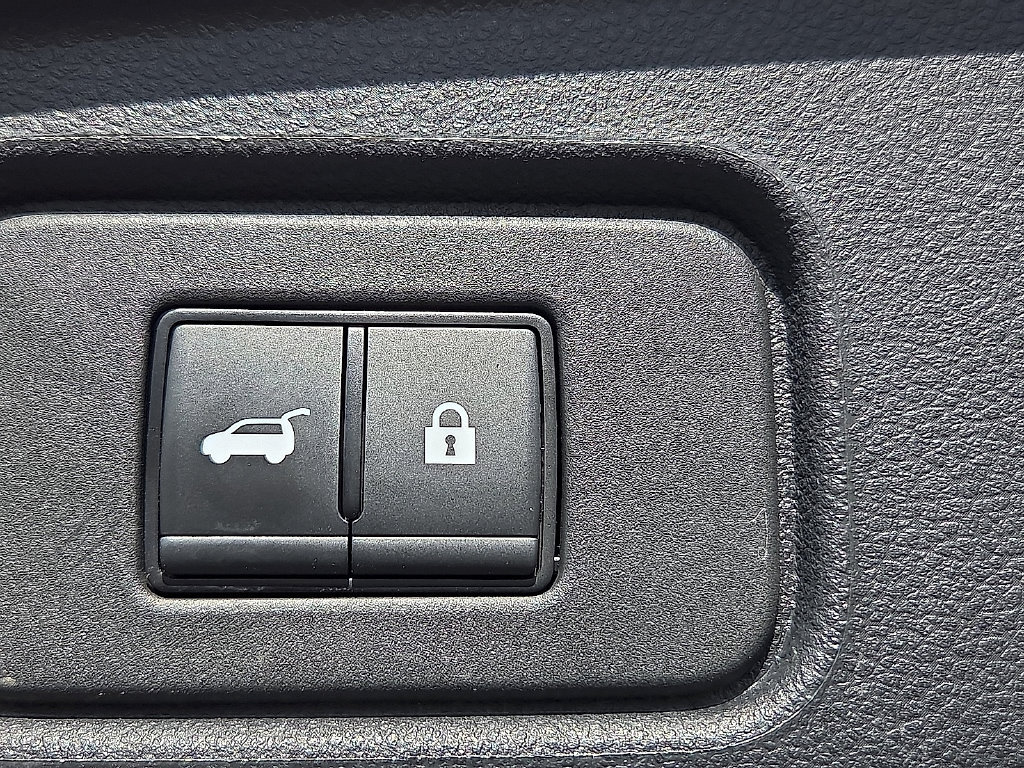 Used 2023 Nissan Pathfinder Platinum AWD/4WD image 11