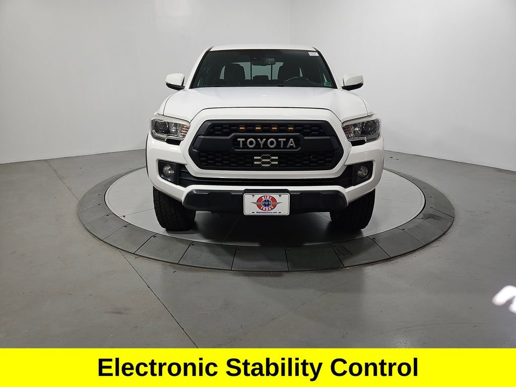 Used 2018 Toyota Tacoma TRD Off-Road image 8