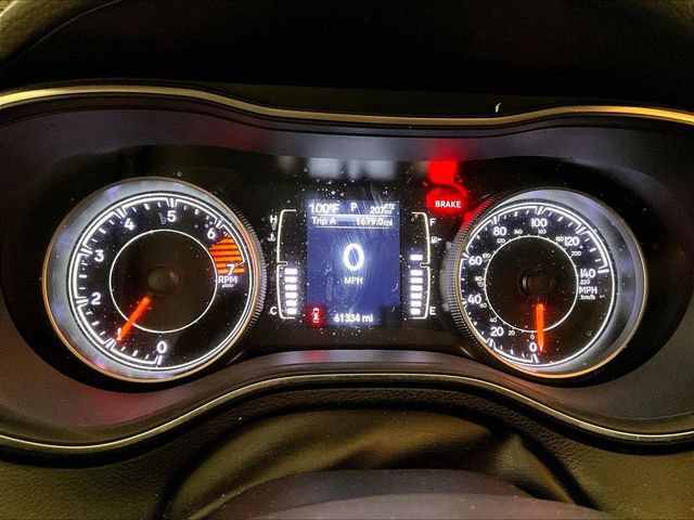 Used 2020 Jeep Cherokee Latitude Plus w/ Cold Weather Group AWD/4WD image 19