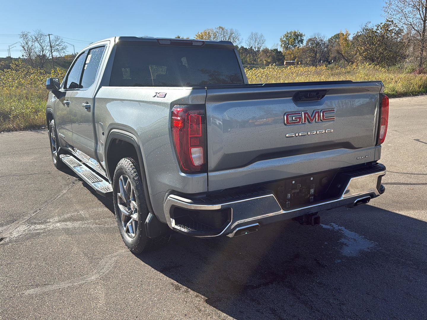 Used 2025 GMC Sierra 1500 SLE AWD/4WD image 5