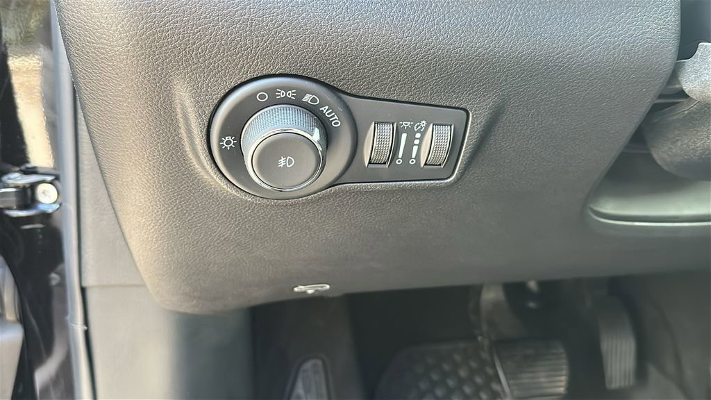 Used 2025 Jeep Compass Trailhawk w/ Trailhawk Elite Group AWD/4WD image 14