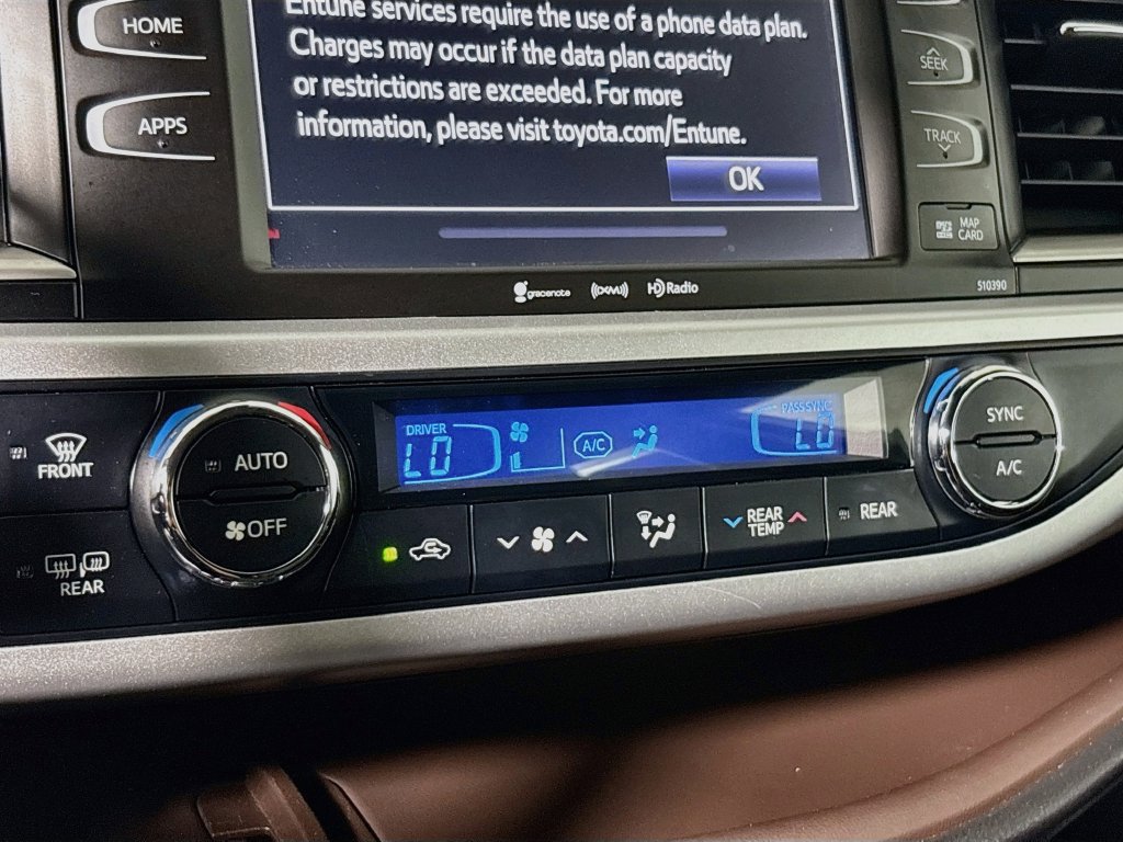 Used 2019 Toyota Highlander XLE AWD/4WD image 23
