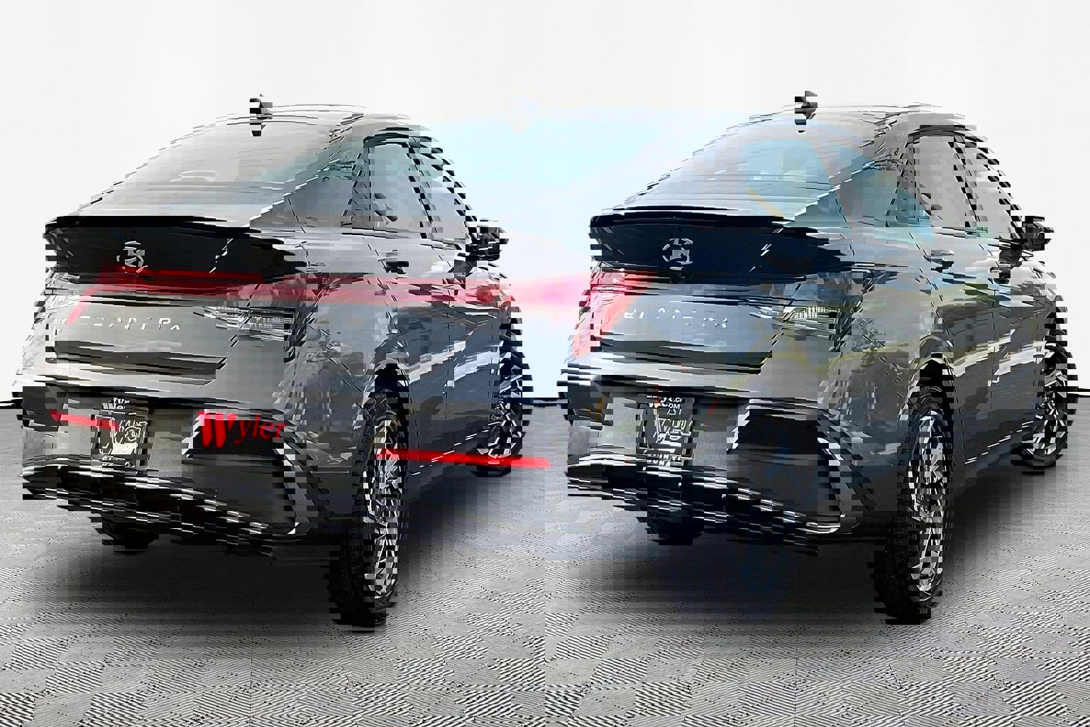 Used 2025 Hyundai Elantra Sport image 6