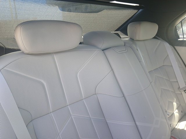 New 2027 BMW 740i xDrive w/ Executive Package AWD/4WD image 12