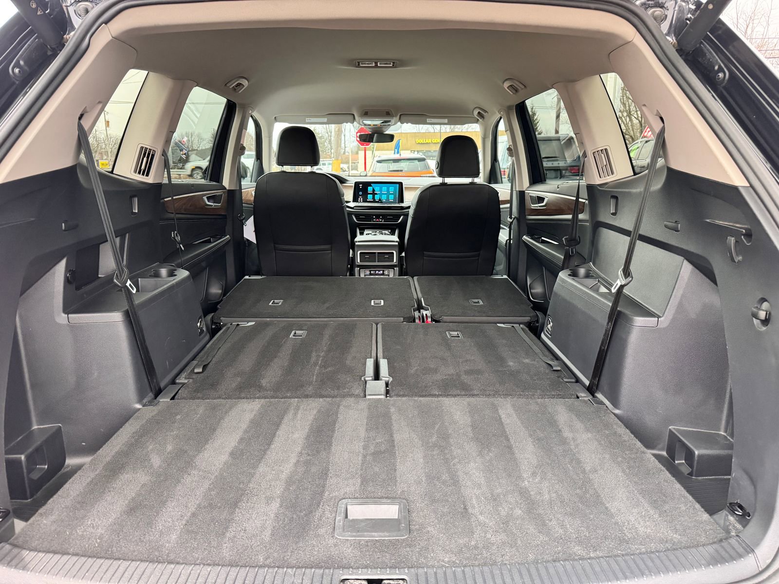 Used 2025 Volkswagen Atlas SE image 7