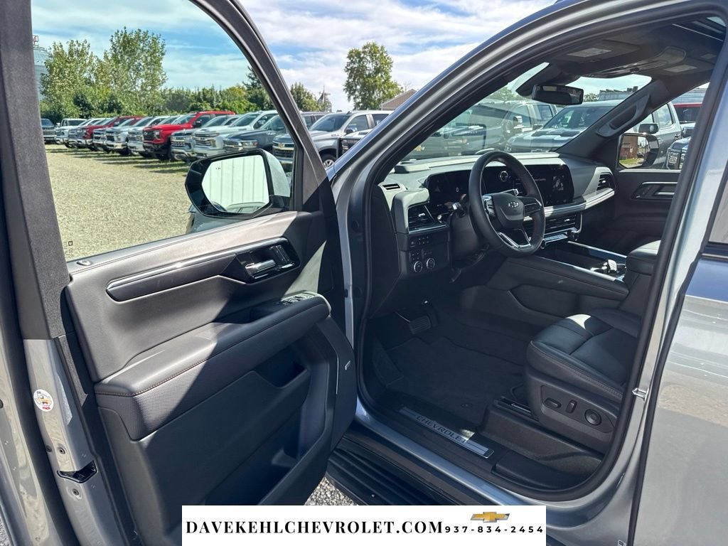 Used 2025 Chevrolet Tahoe RST w/ Comfort Package AWD/4WD image 9