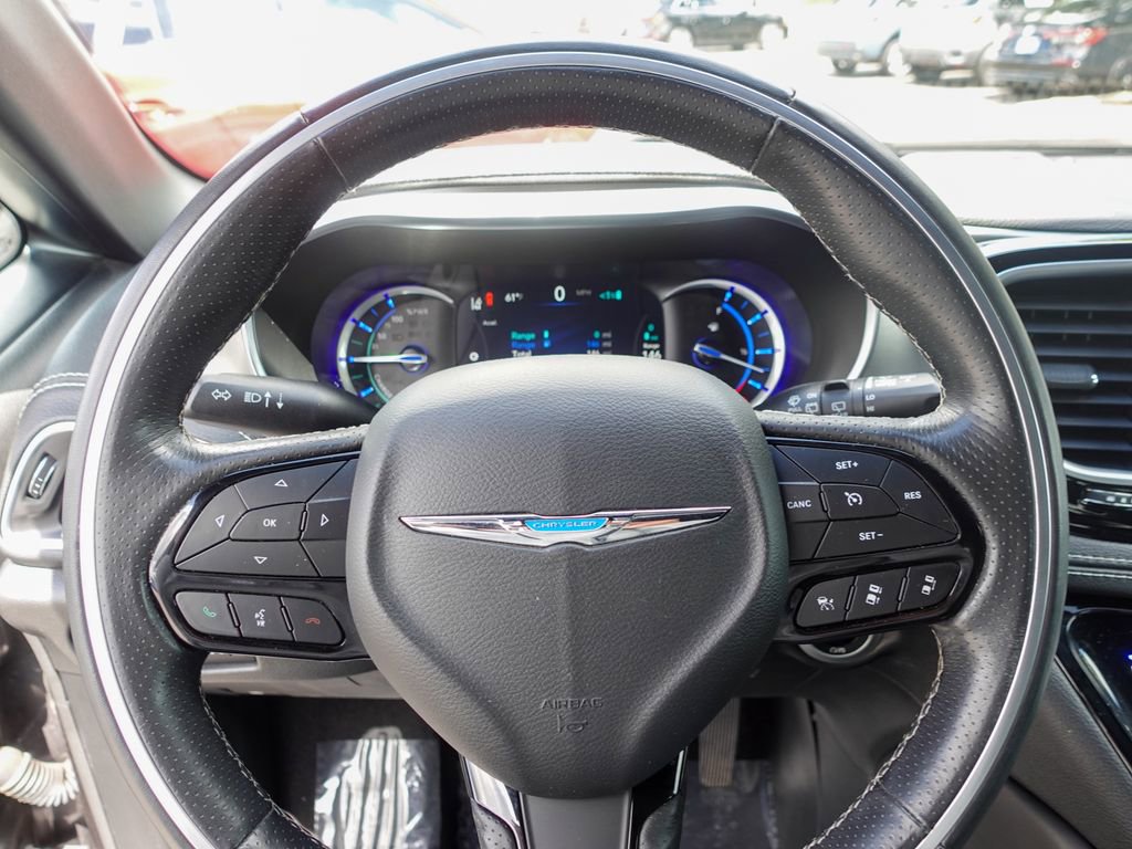 Used 2021 Chrysler Pacifica Limited w/ Premium & Safety Sphere Group image 10