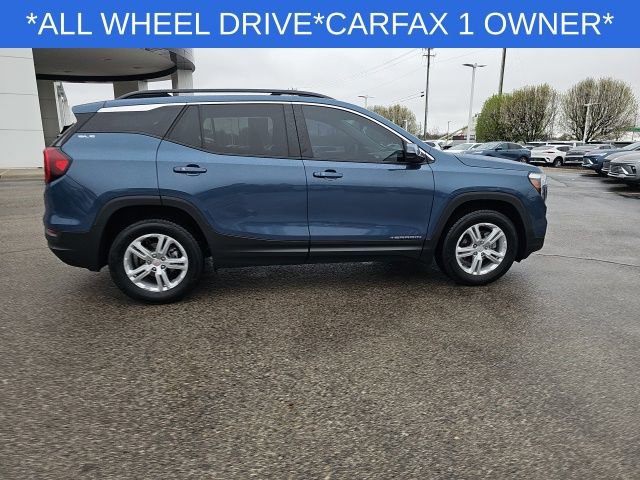 Used 2024 GMC Terrain SLE w/ Driver Convenience Package image 23