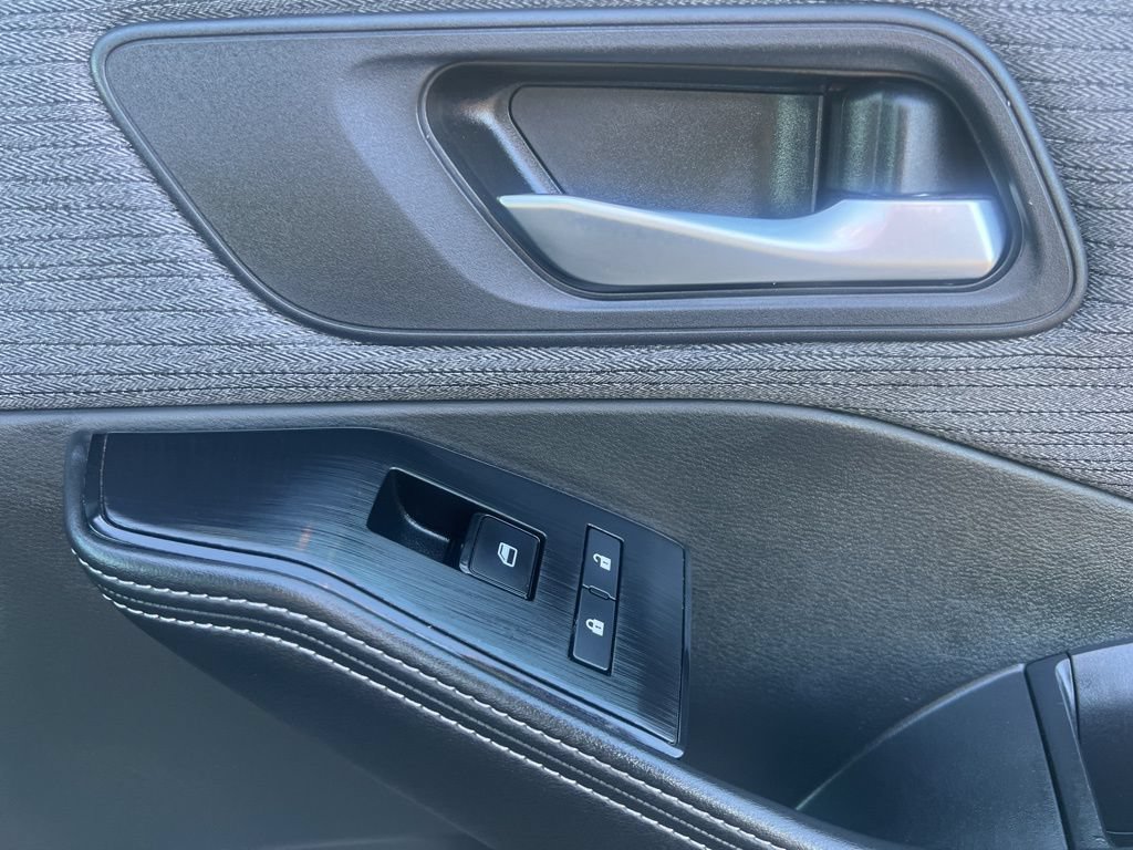 Used 2023 Nissan Rogue SV FWD image 33