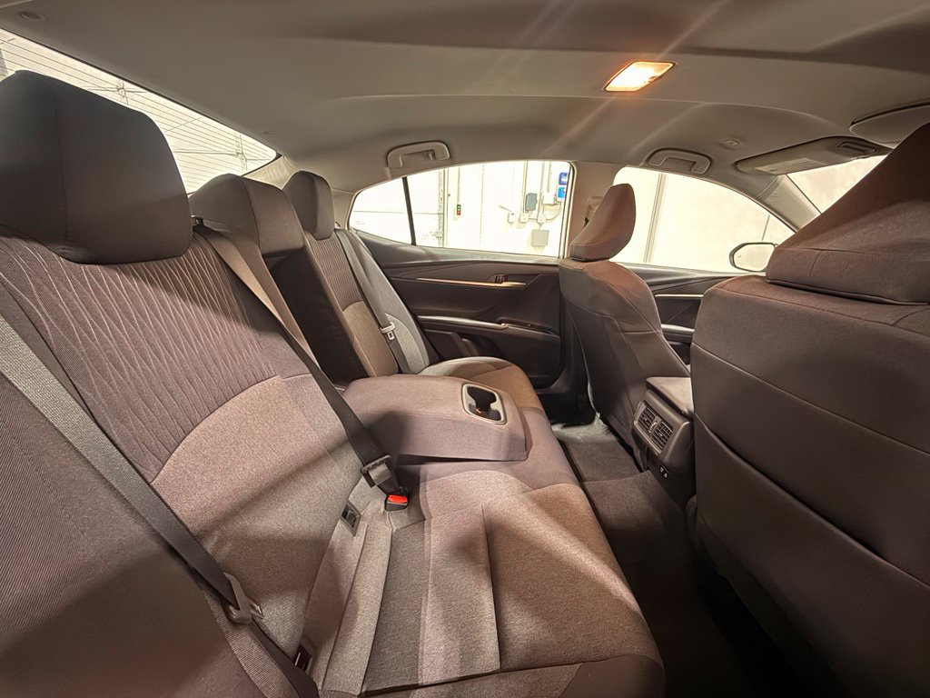 Used 2025 Toyota Camry LE FWD image 29