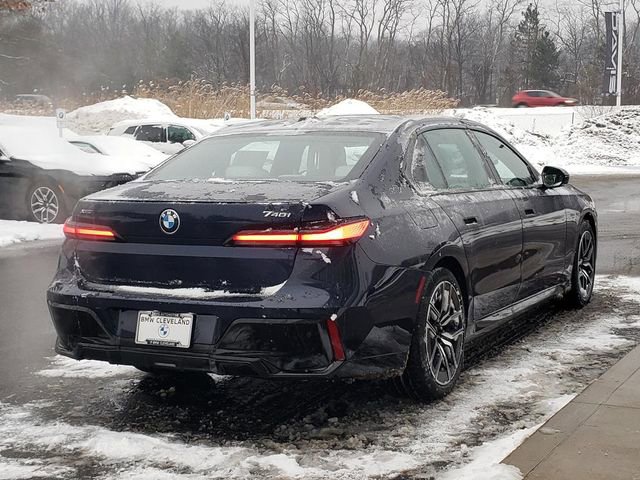 New 2026 BMW 740i xDrive w/ Premium Package image 5