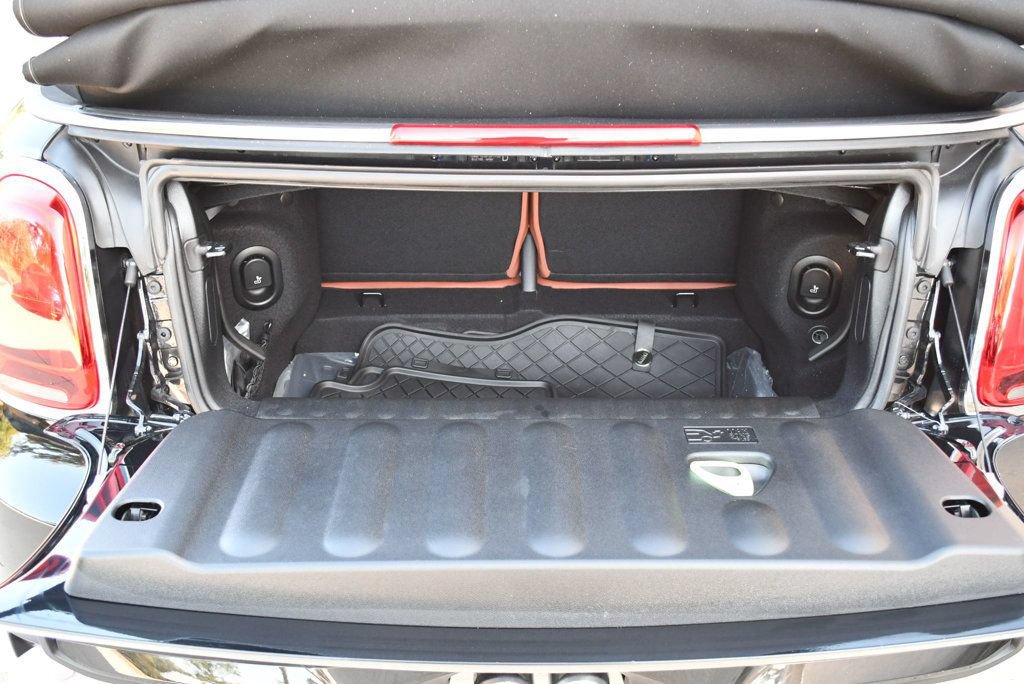 Used 2024 MINI Cooper S w/ Signature Upholstery Package FWD image 15