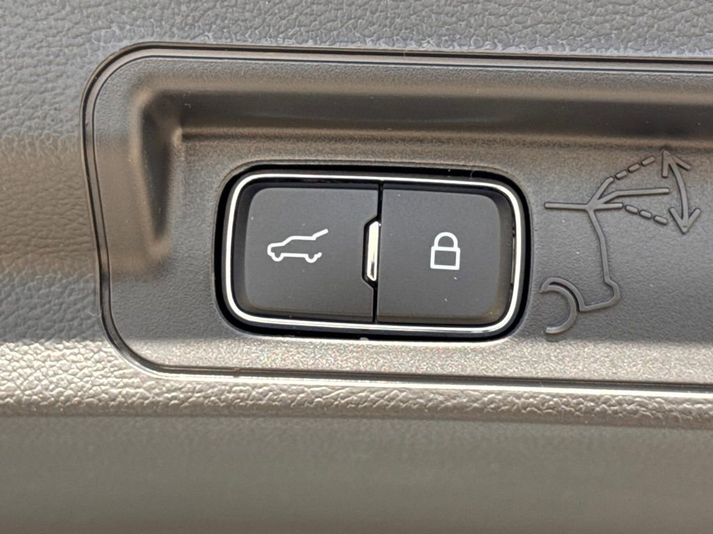 New 2026 Ford Explorer Active image 14