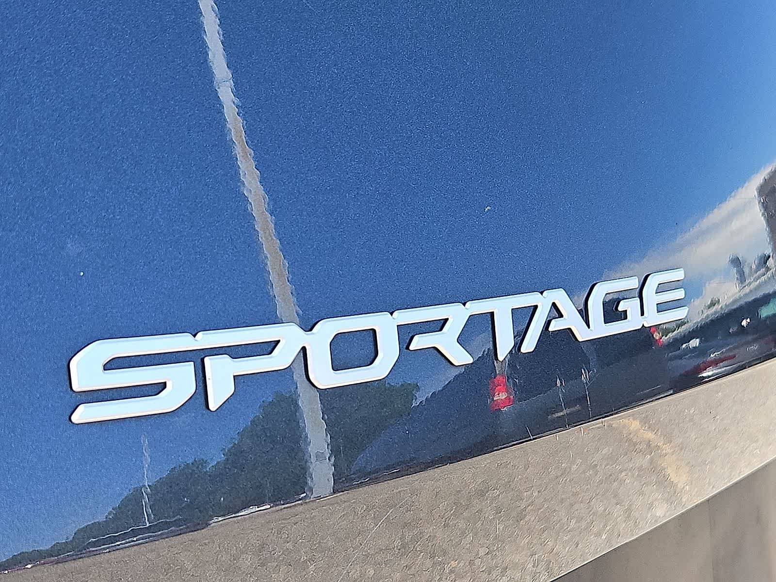 Used 2023 Kia Sportage LX AWD/4WD image 35