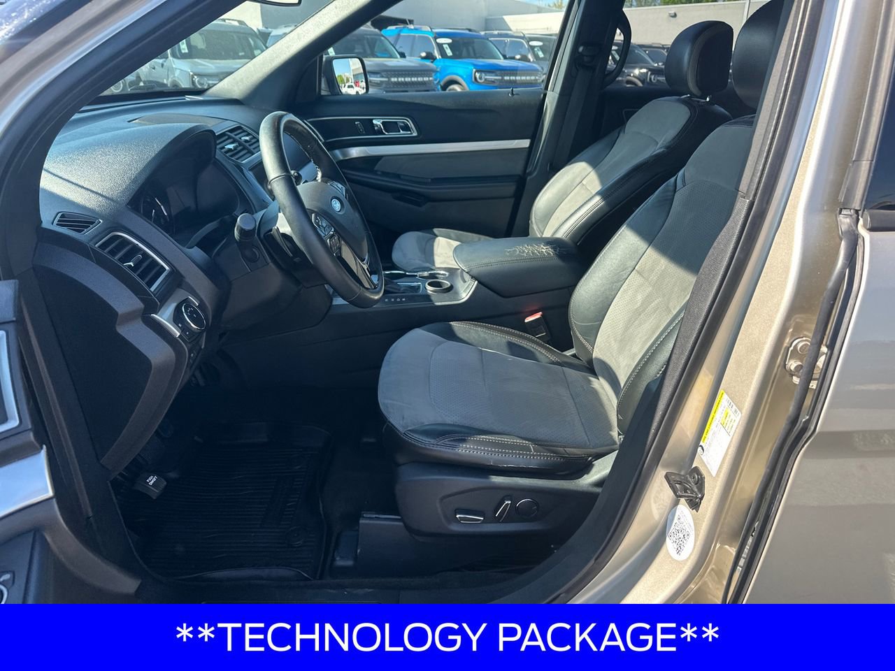 Used 2017 Ford Explorer XLT w/ Equipment Group 202A FWD image 9