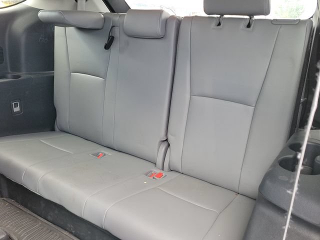 Used 2023 Toyota Highlander XLE AWD/4WD image 12