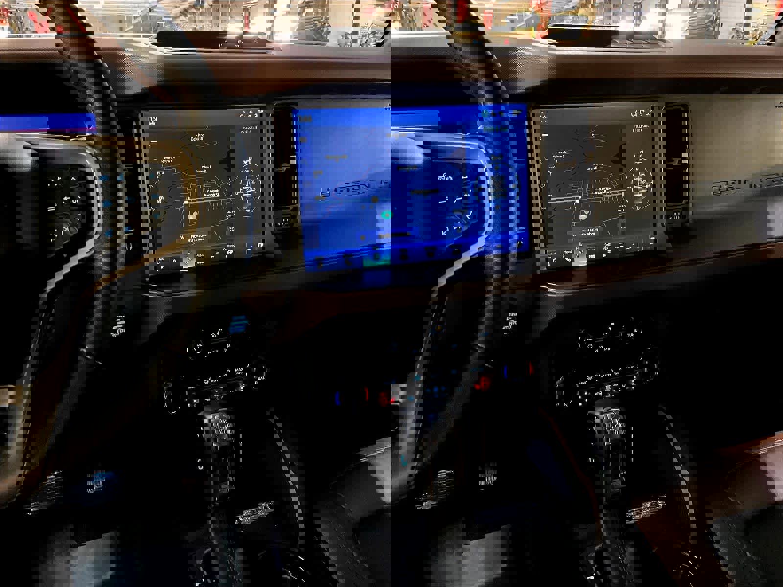 Used 2024 Ford Bronco Outer Banks image 18