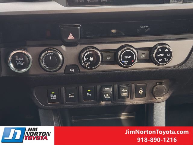 Used 2018 Toyota Tacoma TRD Off-Road image 22